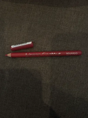 Crayon contour lèvres Bourjois Teinte rosé