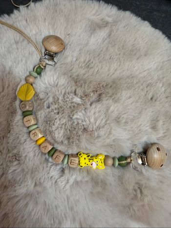 Attache doudou girafe