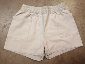 Short bleu ciel 8 ans