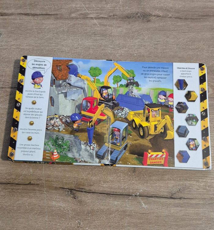 P'tit Garçon Découvre les engins de chantier - photo numéro 2