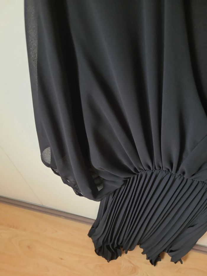 Robe noir midi avec manches courtes chauve-souris - photo numéro 4