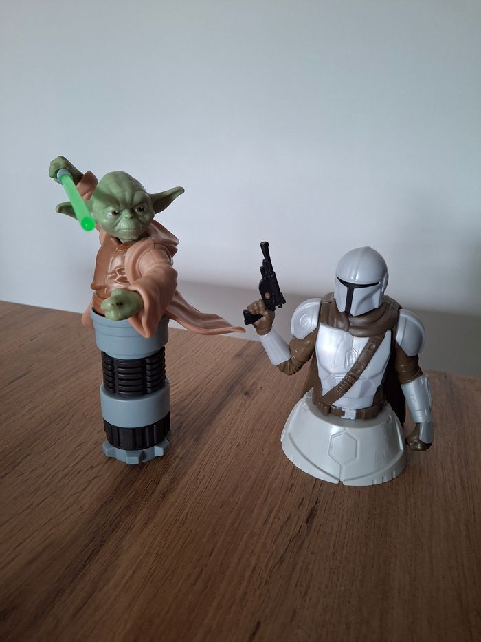 Figurines Yoda et Mandalorian