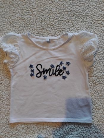 Vends tee shirt manche courte fille