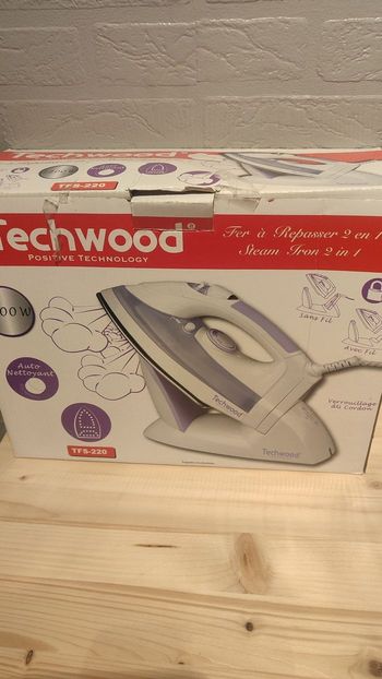 Fer a repasser 2 en 1 techwood TFS 220