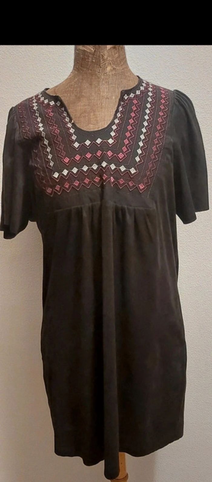 Robe en suédine