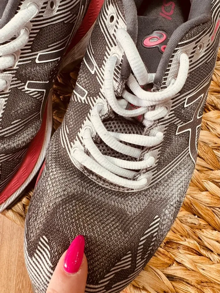 Pointure 37,5 baskets running femme ASICS grises et rose 🩷 - photo numéro 6