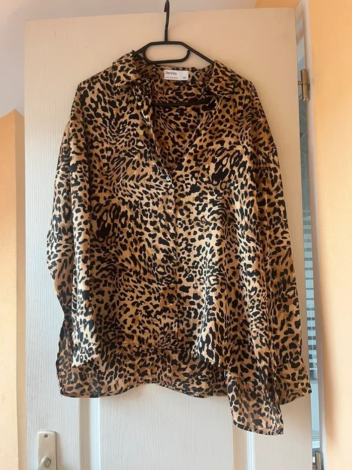 chemise léopard bershka satinée - photo numéro 2