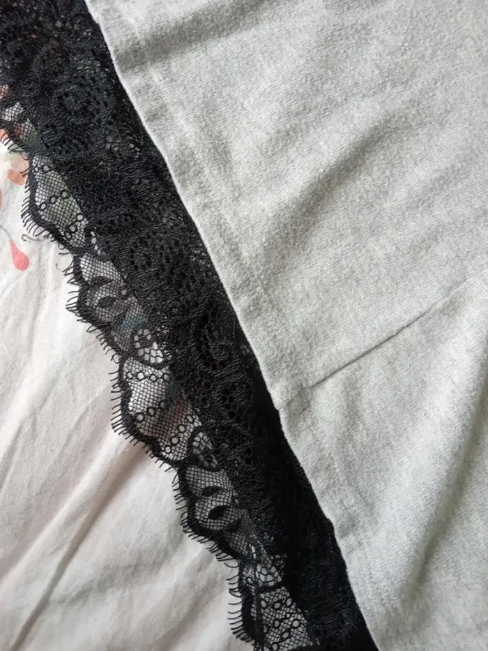Pull gris dentelle - photo numéro 3