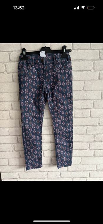 Pantalon C&A taille 8 ans