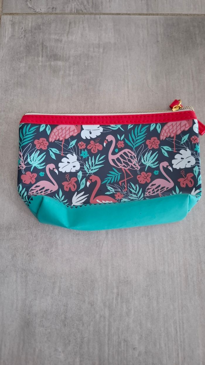 Trousse a maquillage - photo numéro 2