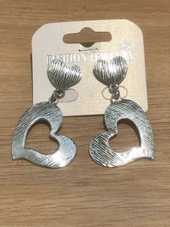 Boucles d’oreilles coeur argenté sans nickel neuves