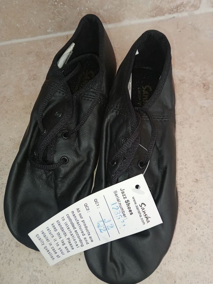 Chaussures de jazz Sansha en cuir Pointure 31 Neuves - photo numéro 2