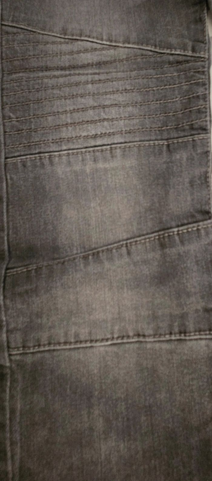 Vend 2 jean, 2 pantalon et 2 joggings garçon 10ans - photo numéro 6