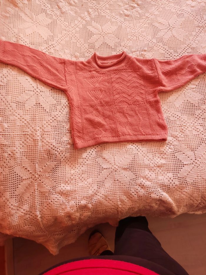 pull fille saumon 2 ans, motif relief