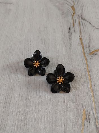 Boucles d'oreilles neuves