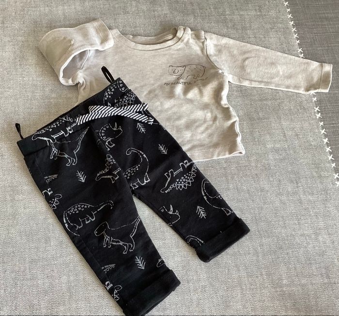 Pantalon molletonné et teeshirt m.longues 3 mois