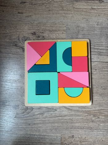Puzzle en bois - avec des formes