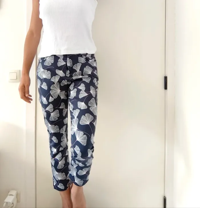 Beau pantalon court Esprit motifs fleuris stretch comme neuf