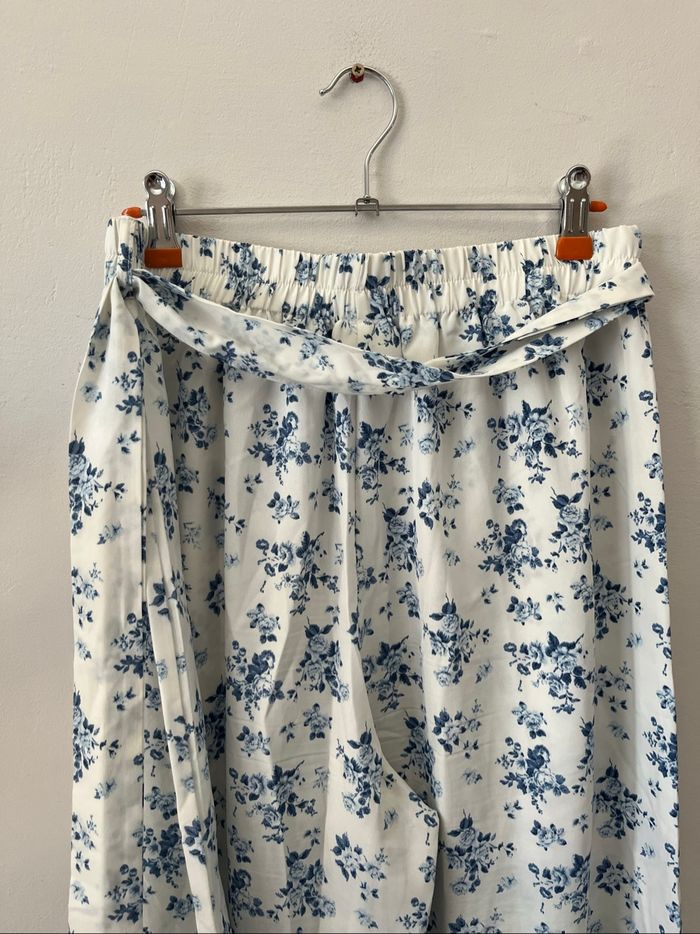 Pantalon léger à jambes larges et ample blanc e fleurs bleu - photo numéro 9