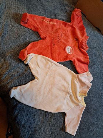 Lot 2 pyjamas naissance Absoba et Petit bateau