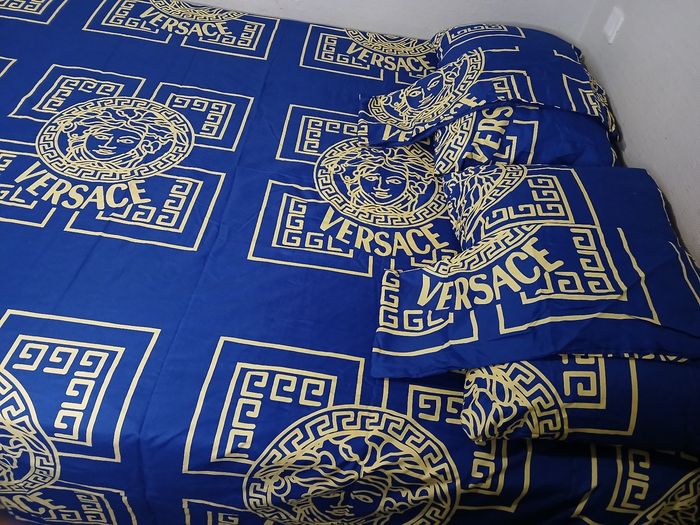 Drap de lit avec 4 taies d'oreiller - photo numéro 3