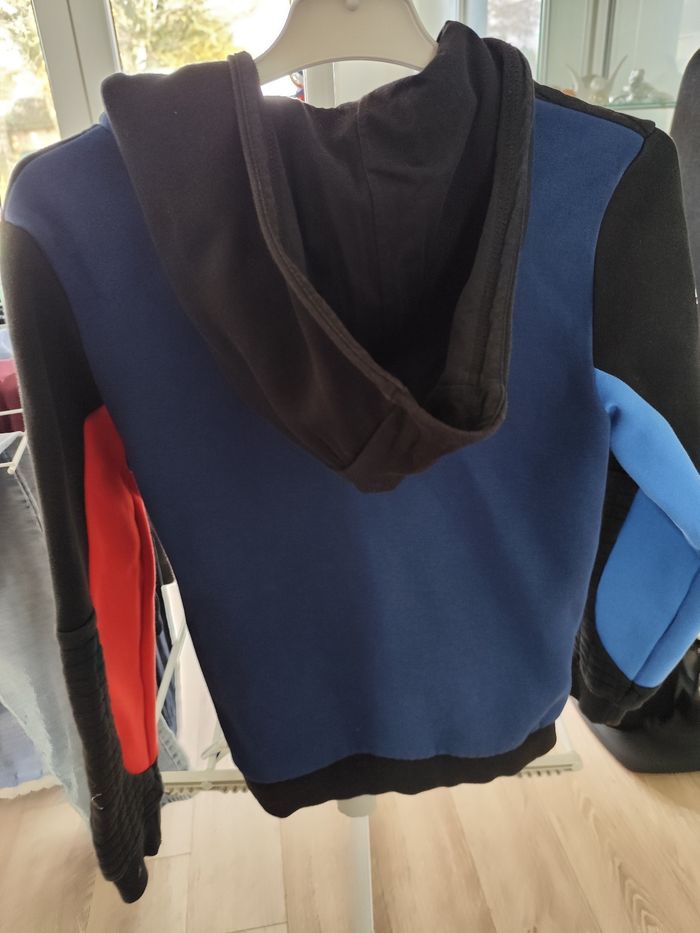 Veste, gilet zippé BMW /  Puma
Taille 12 ans - photo numéro 2