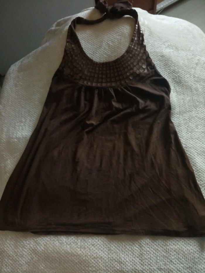 Dos nu marron
