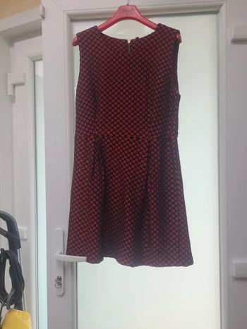 Robe noir à carreaux rouges taille L