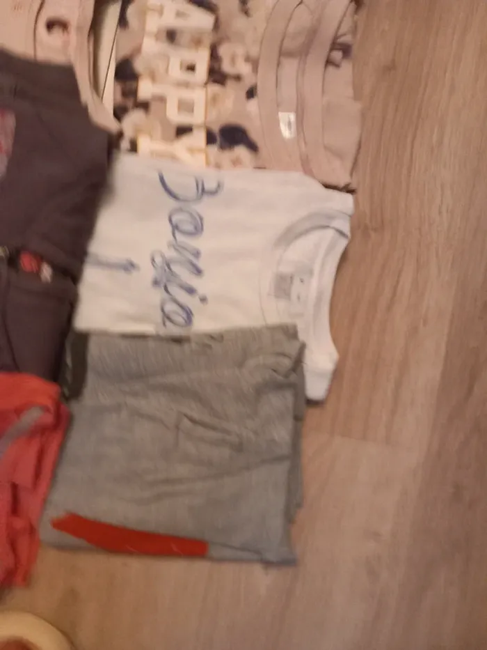 Lot 7 sweat-shirts (10 ans) - photo numéro 3
