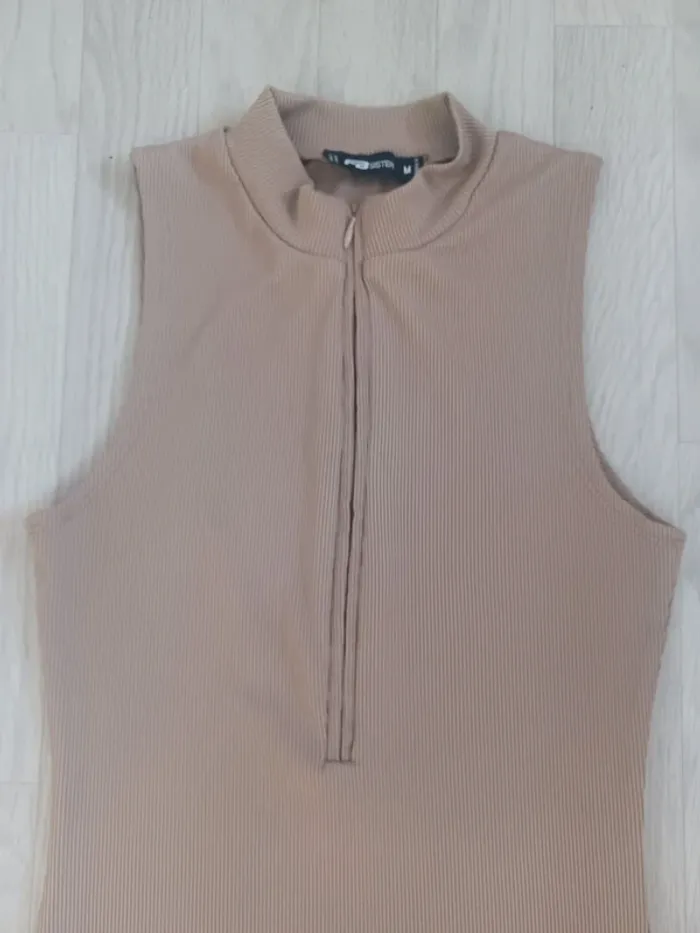 Robe moulante courte - photo numéro 5