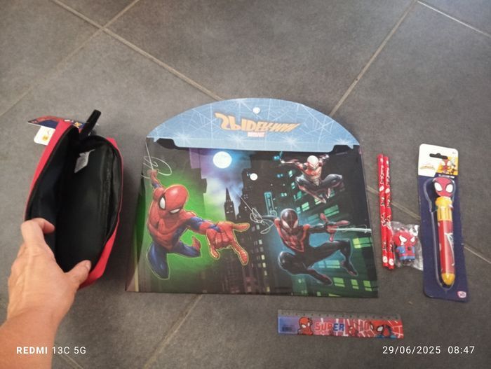 Fournitures scolaire Spiderman - photo numéro 2