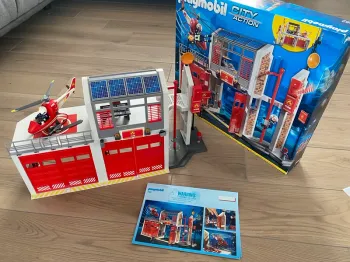 Playmobil grande caserne des pompiers