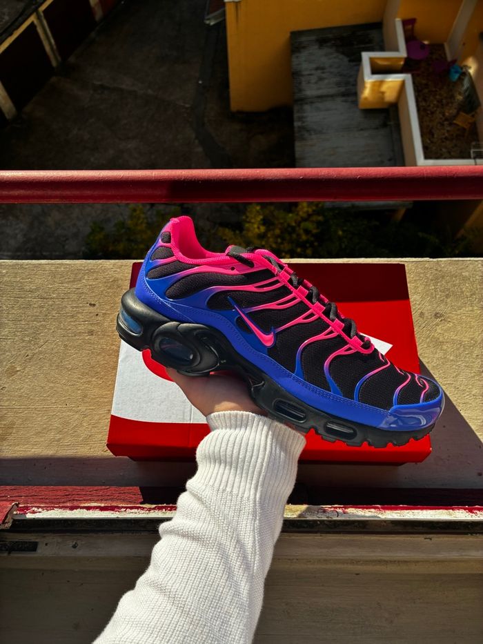 Nike Air Max Plus Noir/Racer Blue/Salsa Red/Hyper Pink - Taille 43 - Neuves