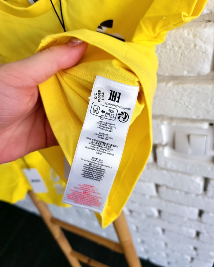 T-shirt et maillot de bain BOSS jaune  boss taille 9 mois neuf - photo numéro 4
