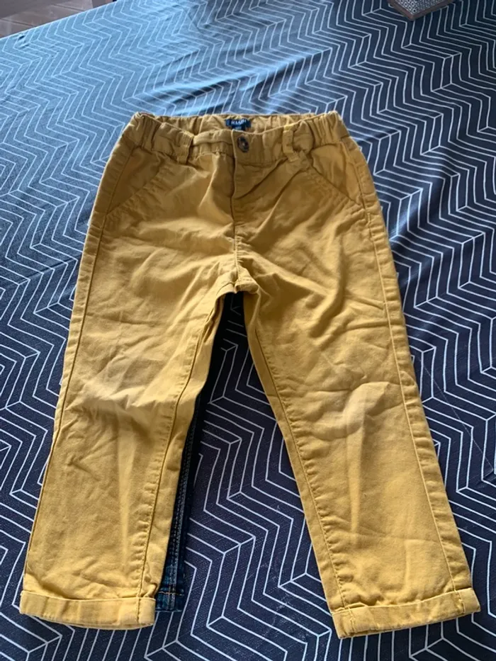 Lot 1 jeans et 2 pantalons Kiabi 24mois - photo numéro 3