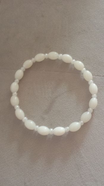 Bracelet perles fantaisies, couleur crème, neuf