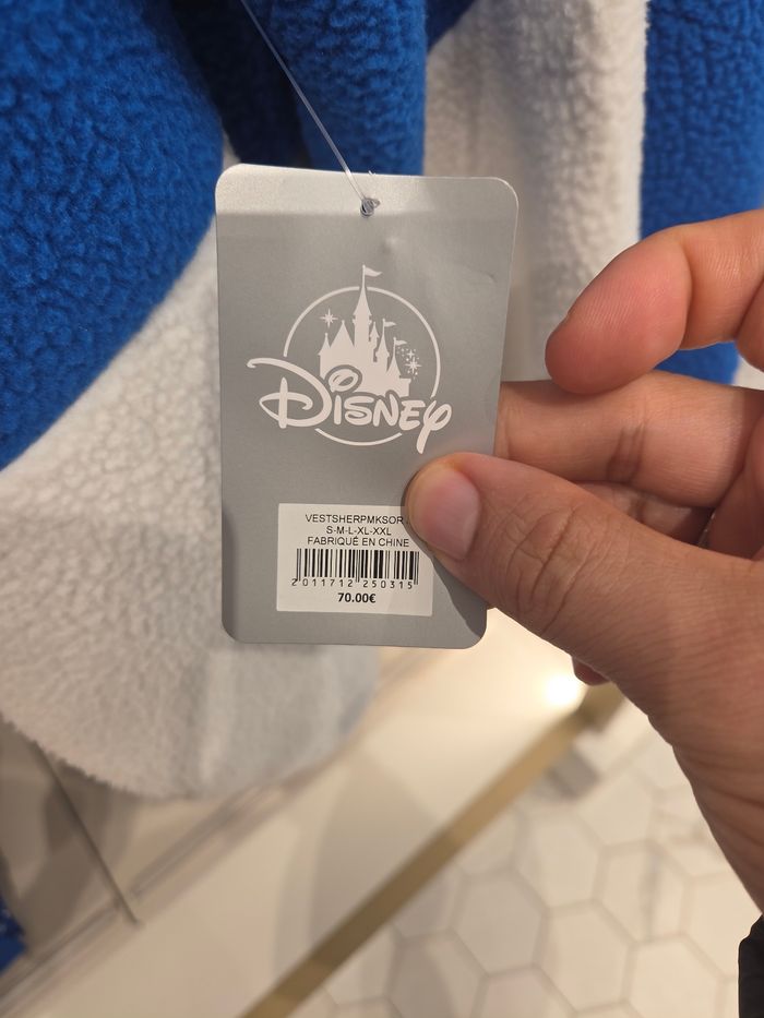 Veste en sherpa polaire Mickey Sorcier de Disneyland Paris  ✨️taille  L (s/m/xl) + 1 goodies 🎁 Disney offert - photo numéro 3