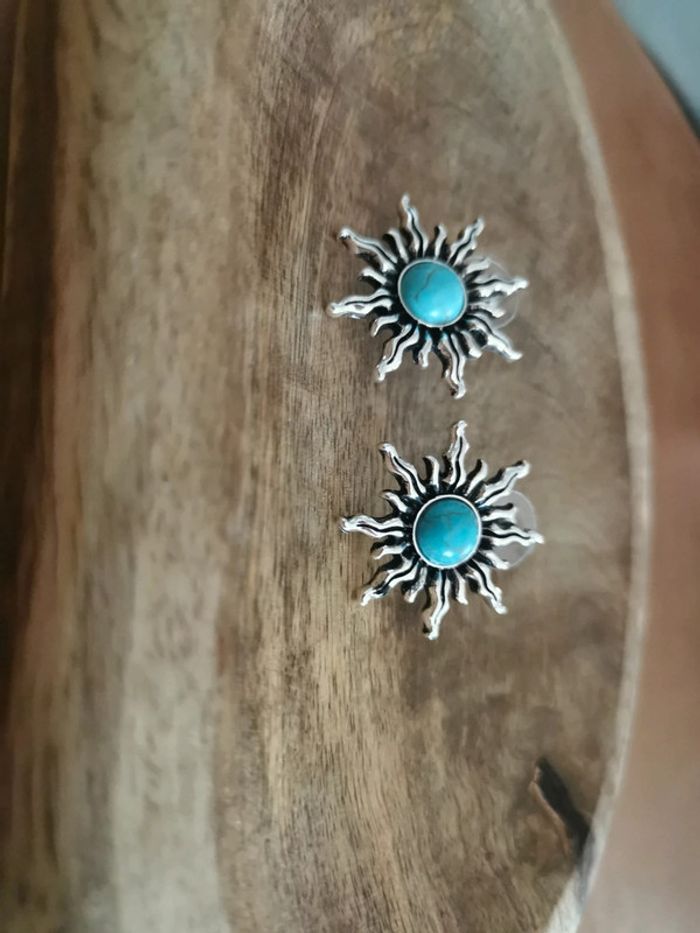Boucles d'oreilles soleil turquoise et argenté - photo numéro 2