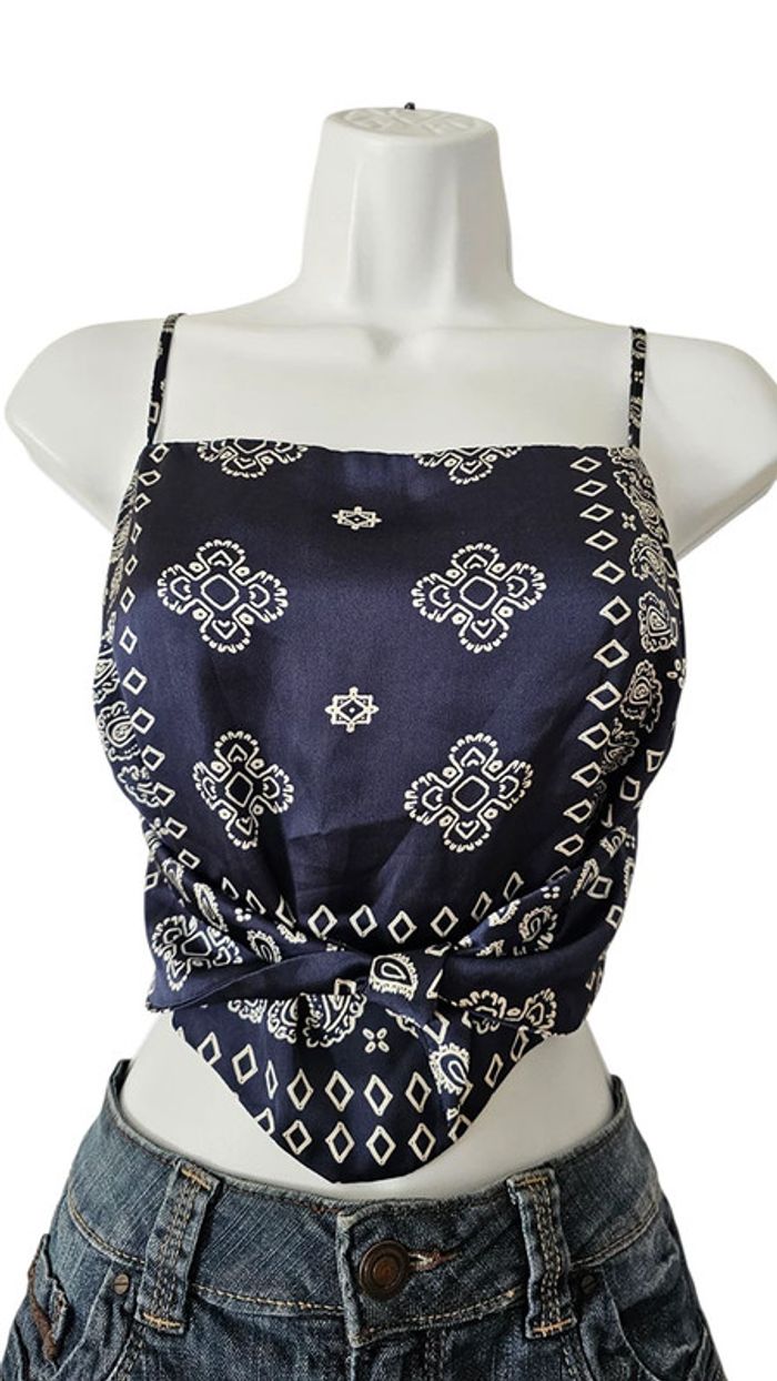 tops court et jupe ''Best Mountain et stradivarius'' bleu taille 36 - photo numéro 2