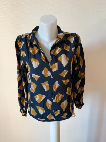 Blouse en très bon état taille 36 see u soon