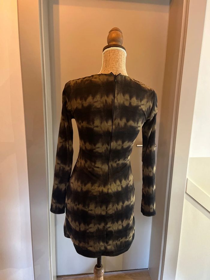 Robe Zara tie-dye décolleté anneau – tendance Y2K - photo numéro 3