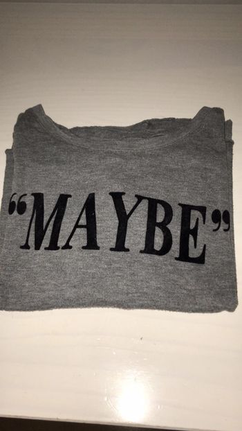 T-shirt à manches longues en très bon état !