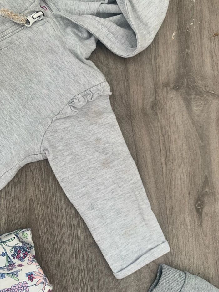 Lot vêtements bebe 12 mois - photo numéro 2