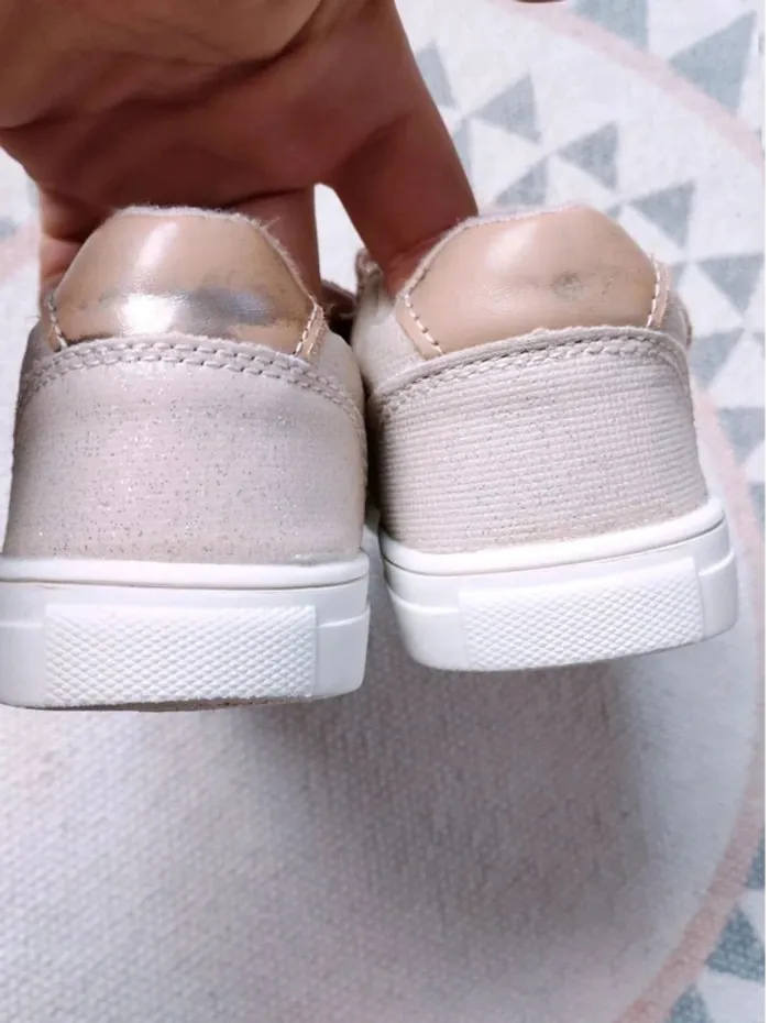 Lot de 2 paires de baskets T26 Bon État - photo numéro 7