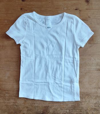 Tee-shirt Blanc Basique – Decathlon – 5/6 Ans – Confort & Simplicité