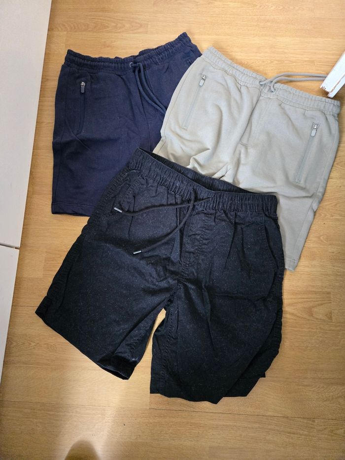 Lot shorts taille 14 ans