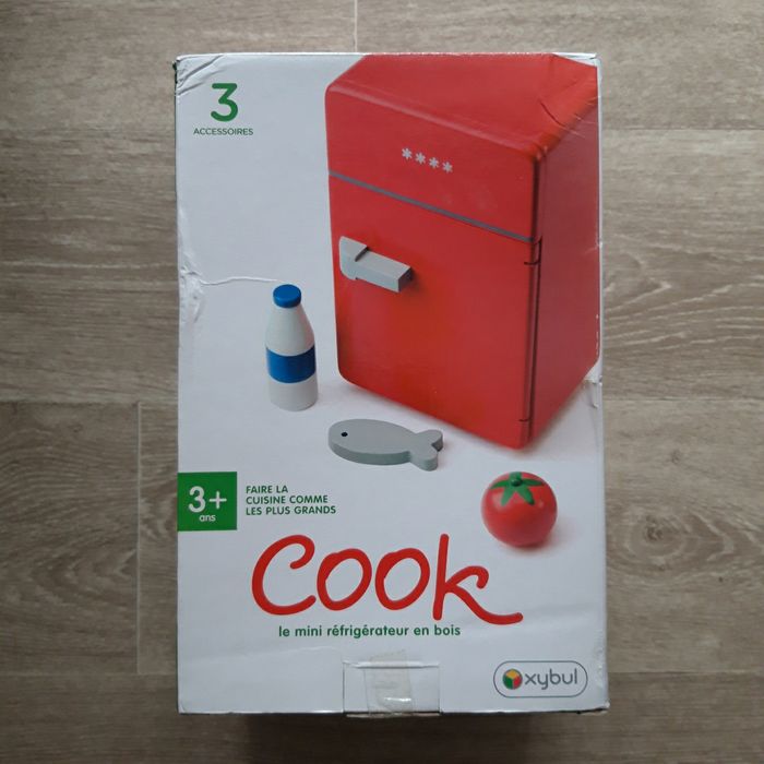 Jouet mini réfrigérateur en bois NEUF