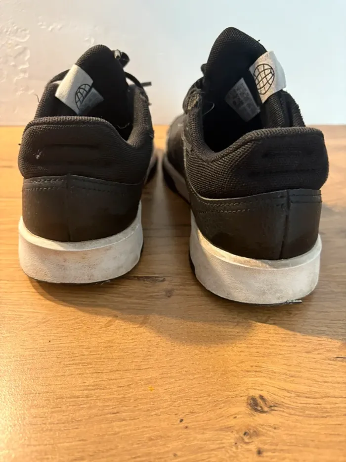 Chaussures adidas garçon 37,5 - photo numéro 7