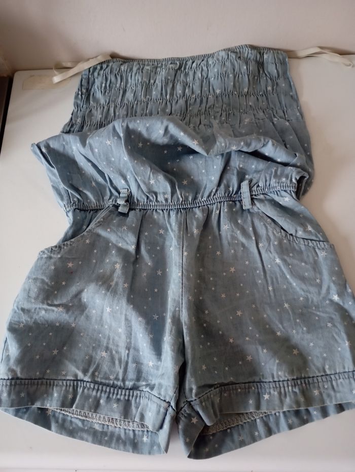Combishort , 12 ans, coton bleu clair, étoiles blanches ,bretelles réglables ,taille élastique,2 poches . Très bon état. - photo numéro 6