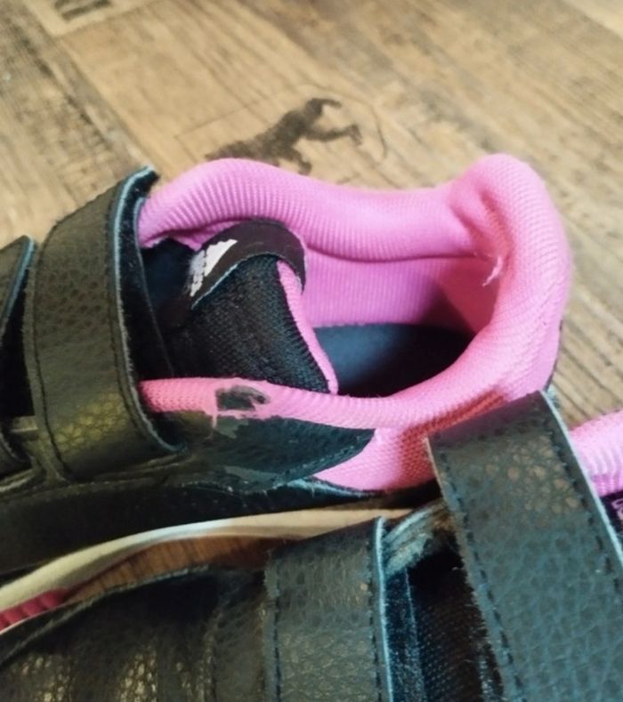 Chaussures de la marque addidas - photo numéro 3